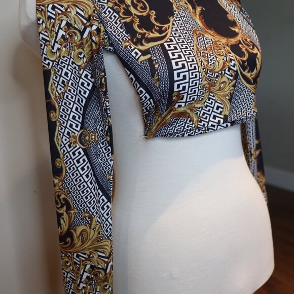 Long Sleeve Cropped Top - Picture 3 of 5